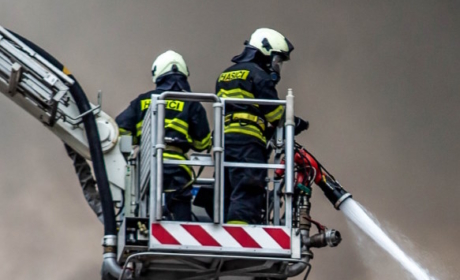 Zvýšené nebezpečí vzniku požáru. Zákaz rozdělávání ohňů a další